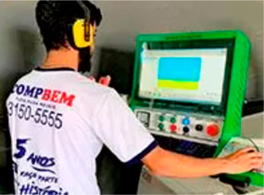 Projete e Monte Seus Móveis Sob Medida