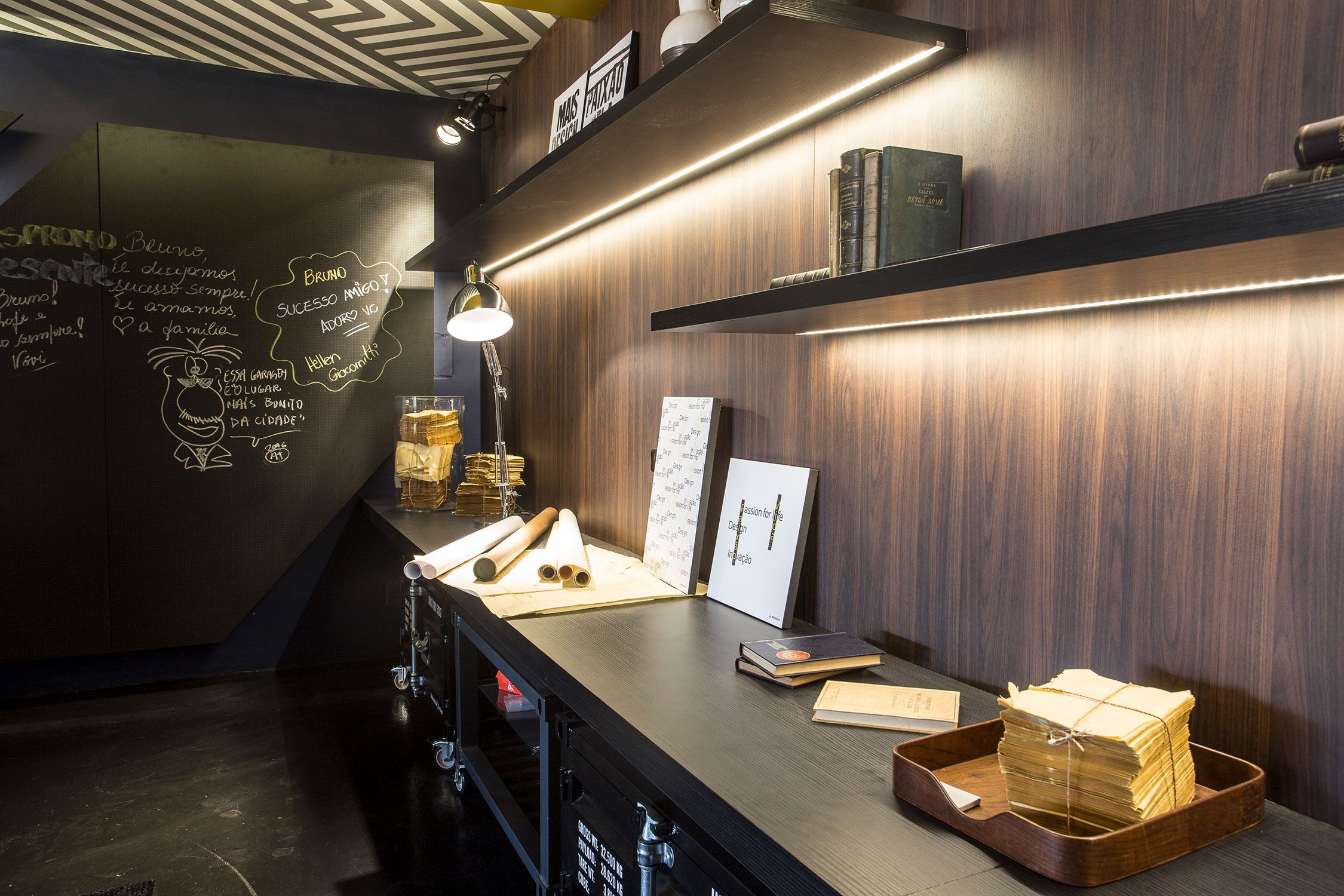 Imagem da galeria - Preto Tx